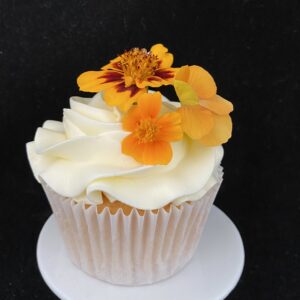 Cupcake met eetbare bloemen
